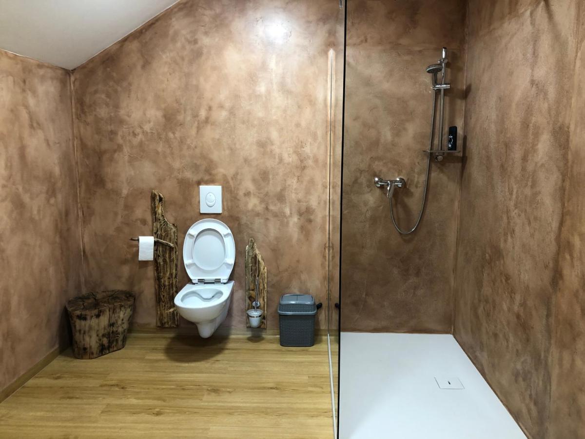 Vamis Hotel Gornji Petrovci Luaran gambar