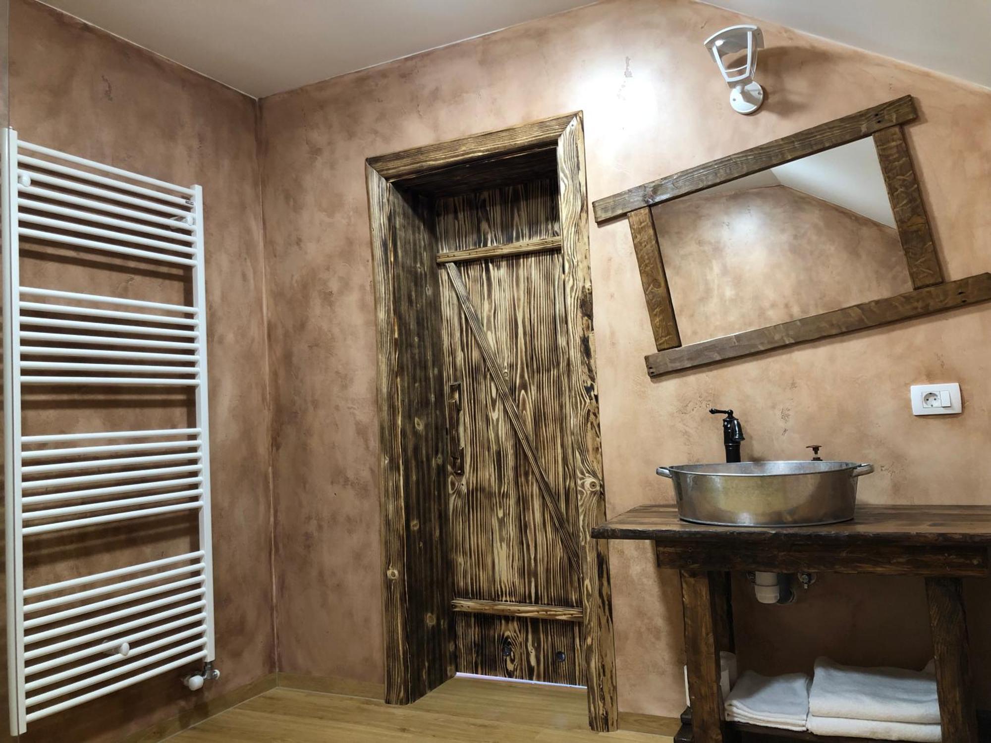 Vamis Hotel Gornji Petrovci Luaran gambar