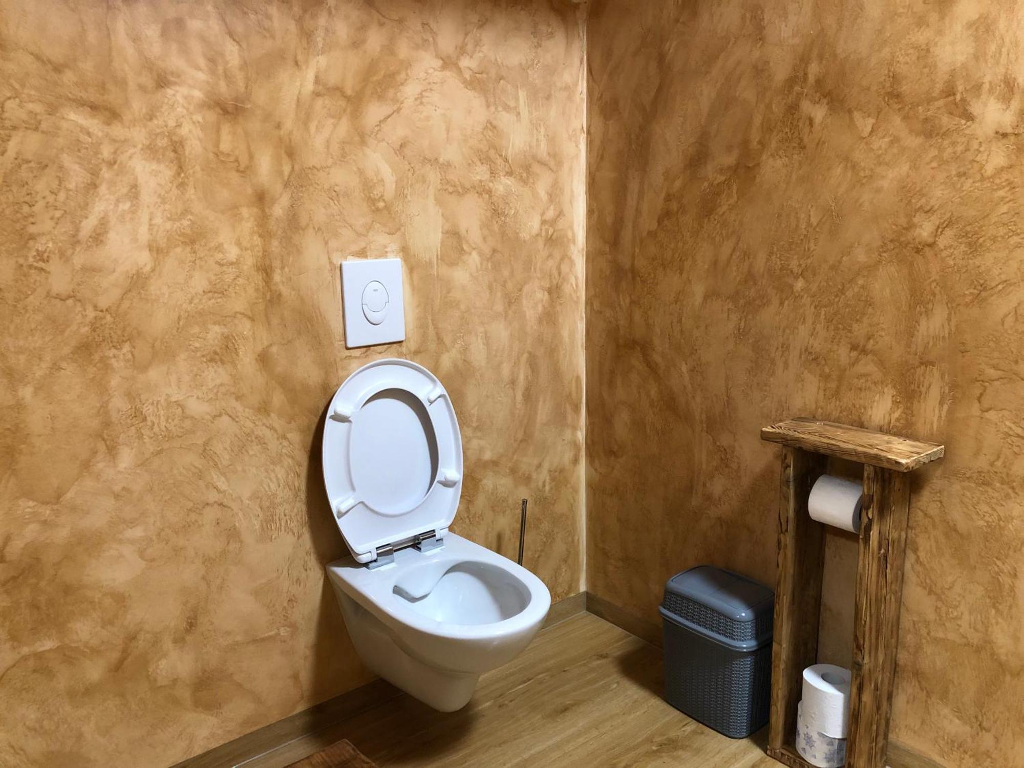 Vamis Hotel Gornji Petrovci Bilik gambar