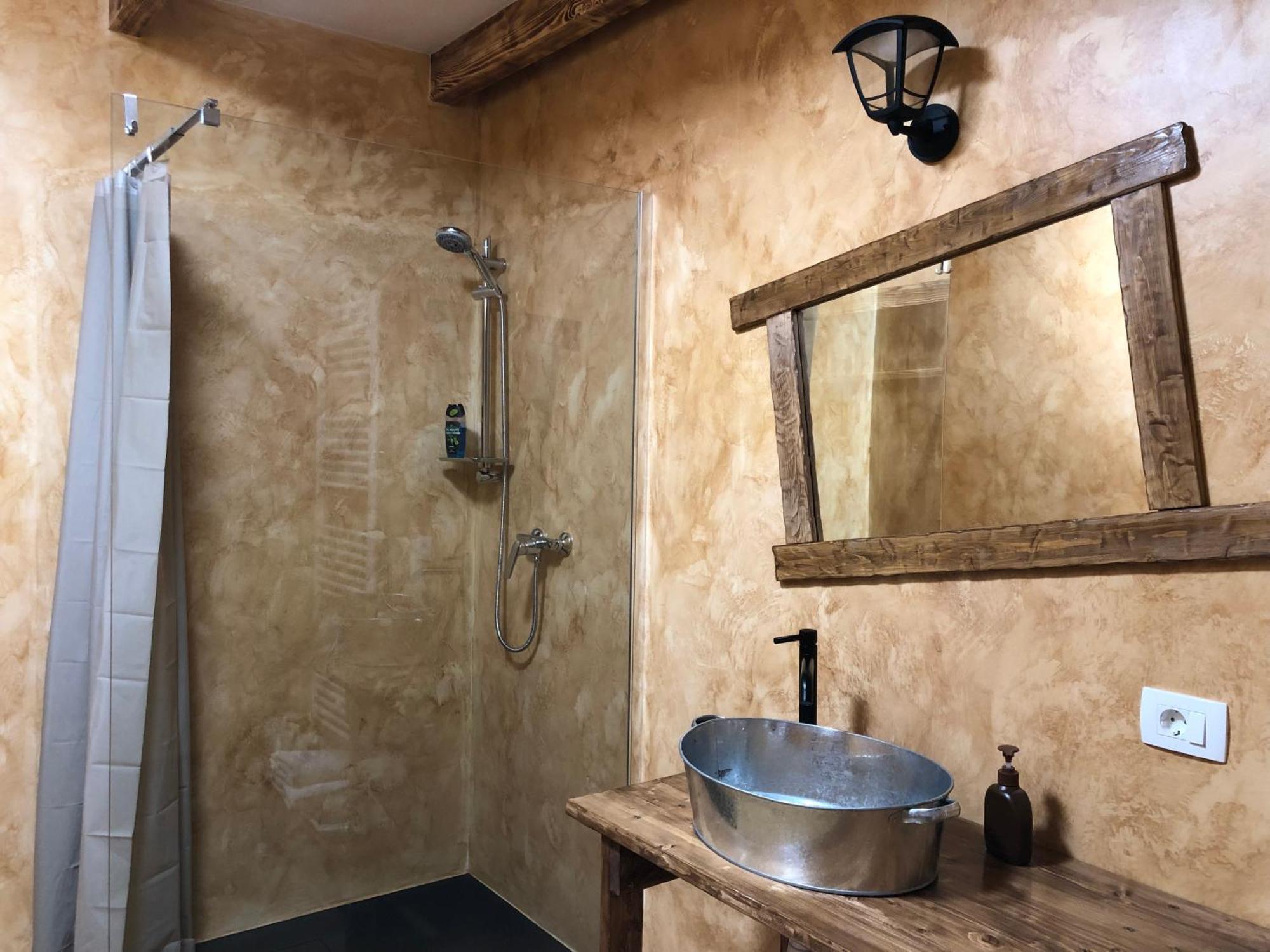 Vamis Hotel Gornji Petrovci Bilik gambar